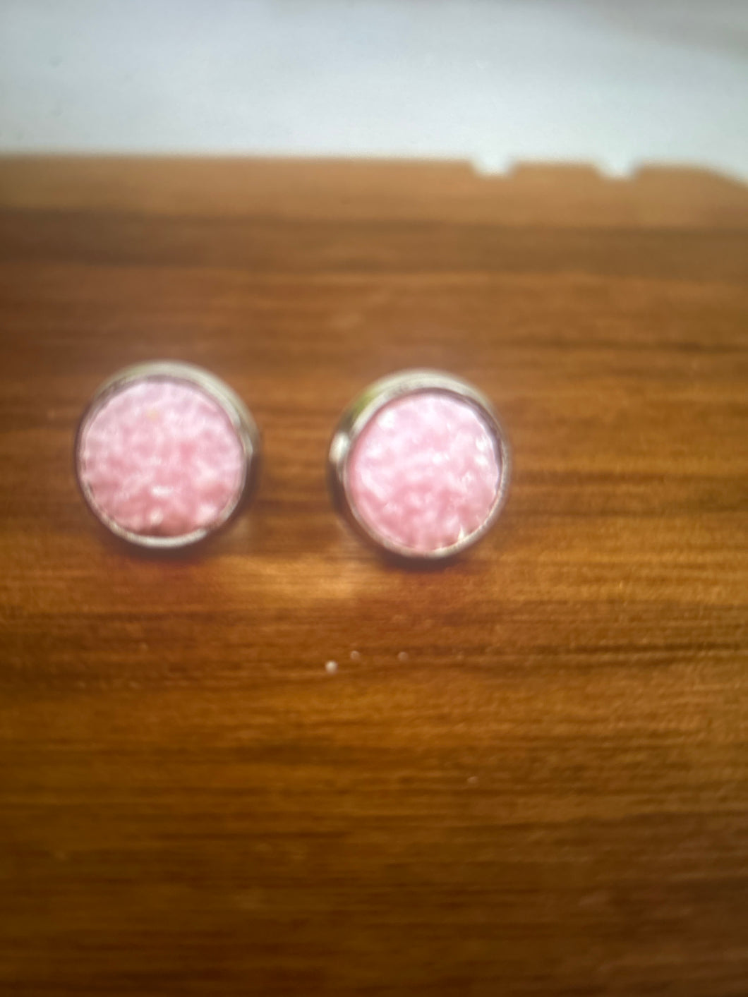 Valentine round stud earrings