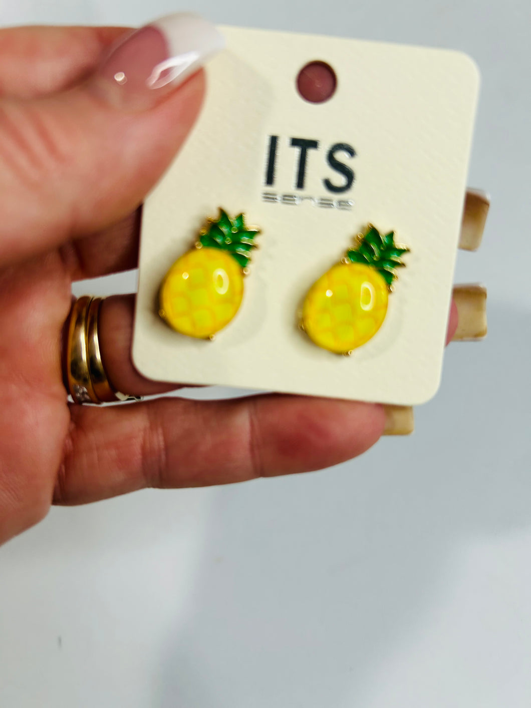 Pineapple stud earrings